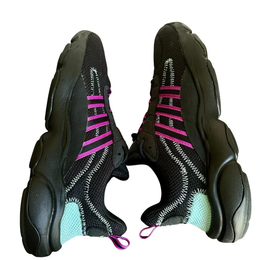 Adidas Originals Haiwee Sneakers Athletic Shoes Women's Size 9 Black Pink EF4457